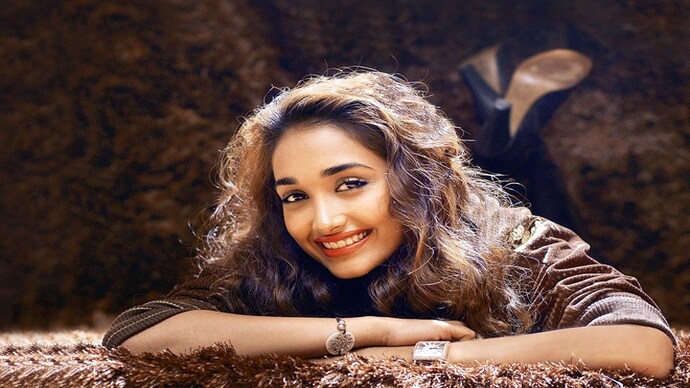 किसी की डूब के, किसी के बिल्डिंग से गिरकर….इन 5 सितारों की मौत हुई बेहद दर्दनाक 2 Jiya Khan