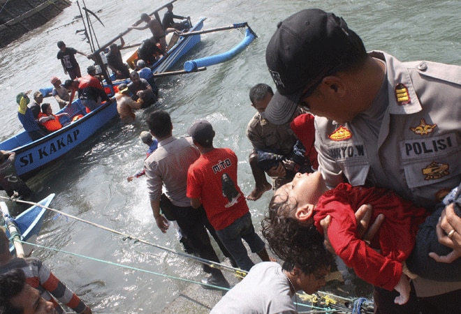 Boat Carrying 70 Rohingyas Sinks Off Myanmar Just Eight Survivors 