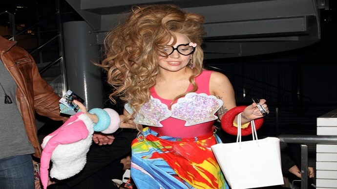 Gaga proves her love for her fans by wearing an outfit made from their gifts! - India Today Gaga proves her love for her fans by wearing an outfit made from their gifts! - India Today