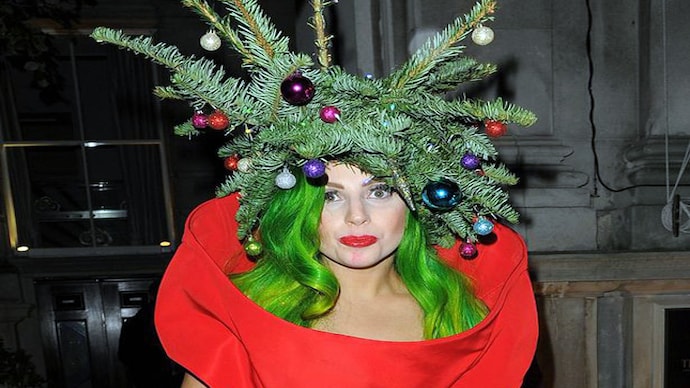 Lady Gaga wears a Christmas tree on her head - India Today Lady Gaga wears a Christmas tree on her head - India Today