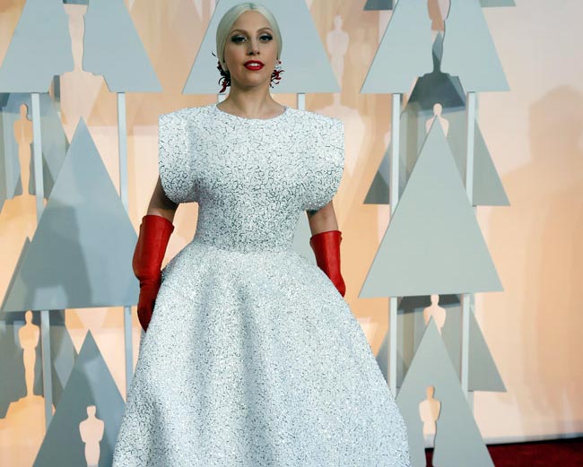 Oscars 2015: Gaga's crystal embellished gown took 1600 hours to make -  India Today