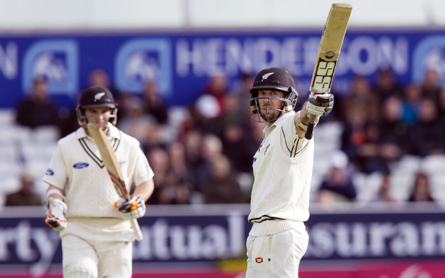 Eng vs NZ: Luke Ronchi stars on debut, Kiwis fight back - Sports News