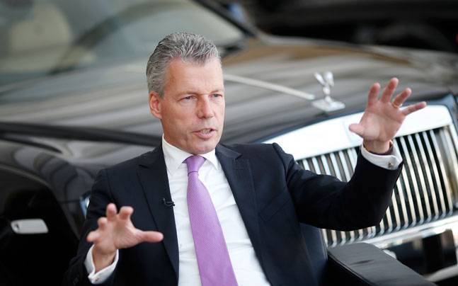 Rolls Royce Motors S Probably Lower This Year Ceo Auto News Rolls Royce Ceo Torsten Mueller Oetvoes