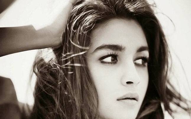 Alia Bhatt completes three years in Bollywood