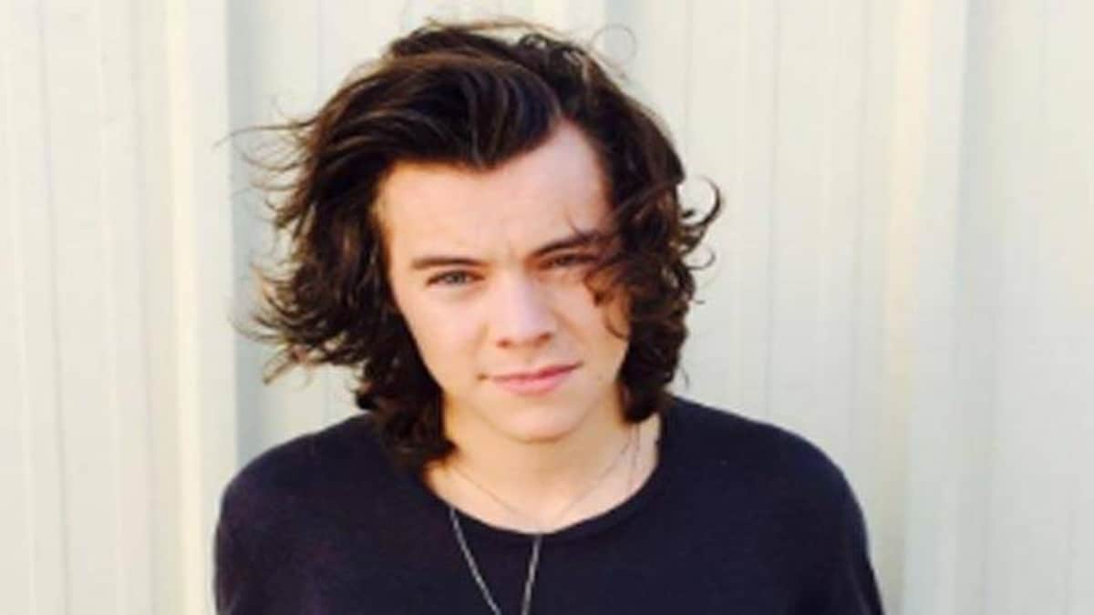 See Pics Harry Styles Bid Goodbye To His Long Tresses For