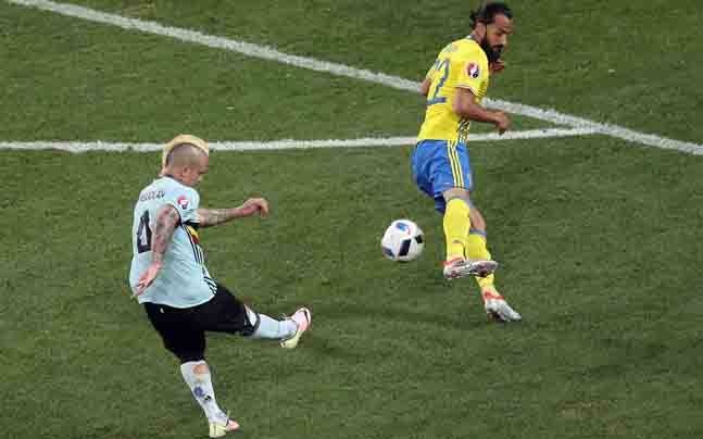 Belgium Knock Out Sweden In Zlatan Ibrahimovic S Last Euro Belgium S Radja Nainggolan Scored A Late Goal Against Sweden Ap Photo