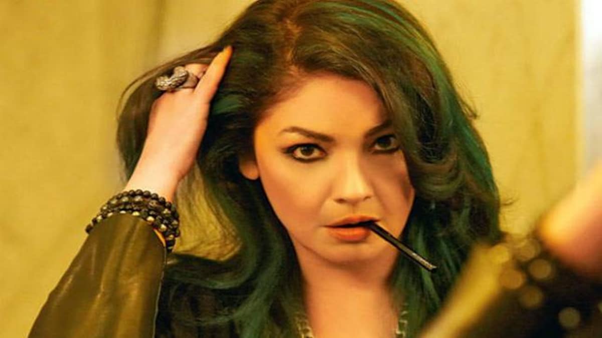 Pooja Bhatt: Being the daughter of an alcoholic makes you more susceptible to becoming one - Movies News