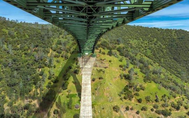 Woman Falls Off Tallest California Bridge While Taking Selfie Survives India Today 