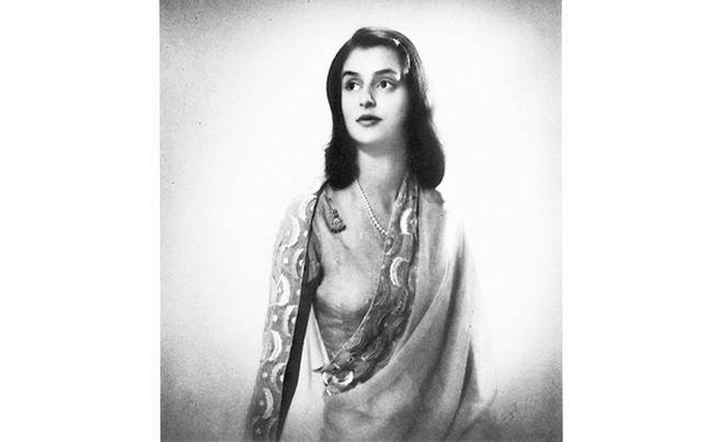 gayatri devi in saree