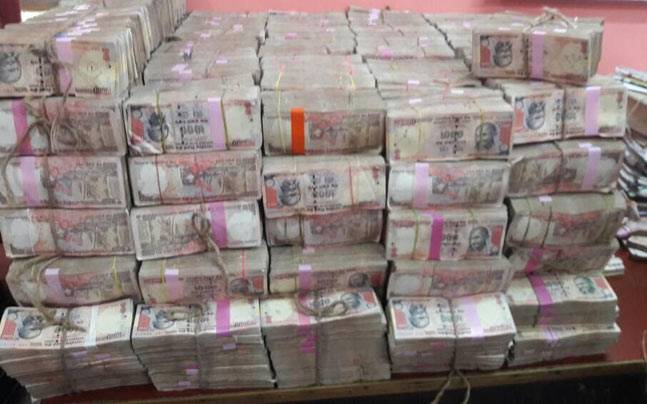 Rs 45 crores in demonetised notes seized from textile shop in Chennai -  Tamil Nadu News | India Today