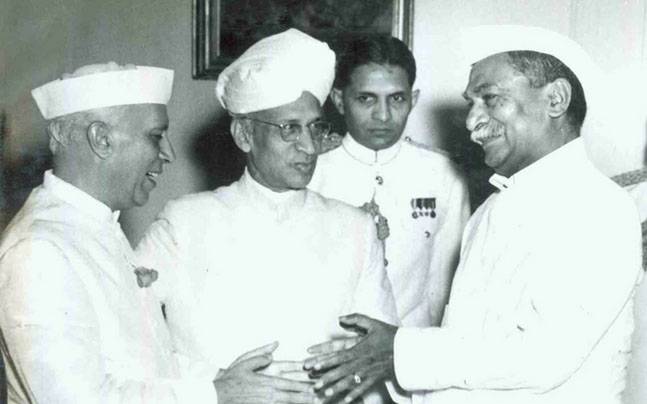 How S Radhakrishnan managed to win 1962 presidential elections with Nehru's  support - India Today