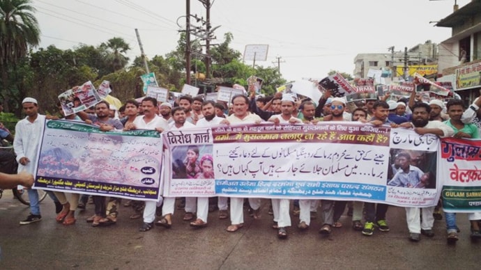 Hundreds of Muslim protestors carried out a protest march in Darbhanga under the banner of Jamiat Ulema-E-Hind.