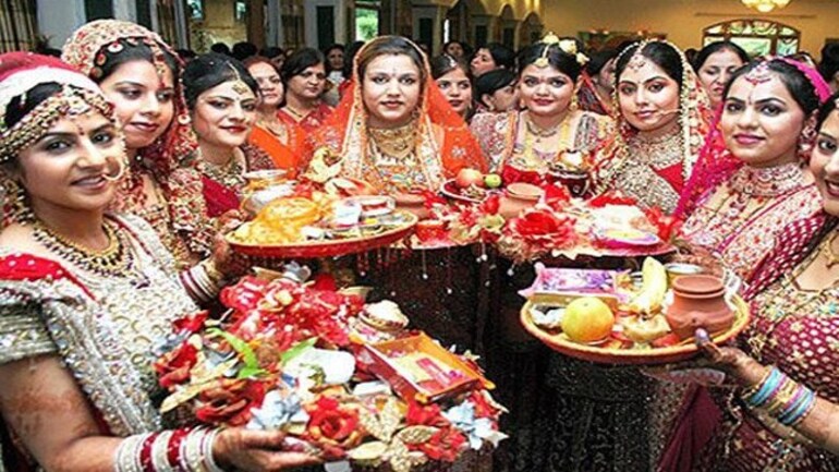 Here's what goes into a traditional sargi thali for Karva Chauth - Food & Drink News