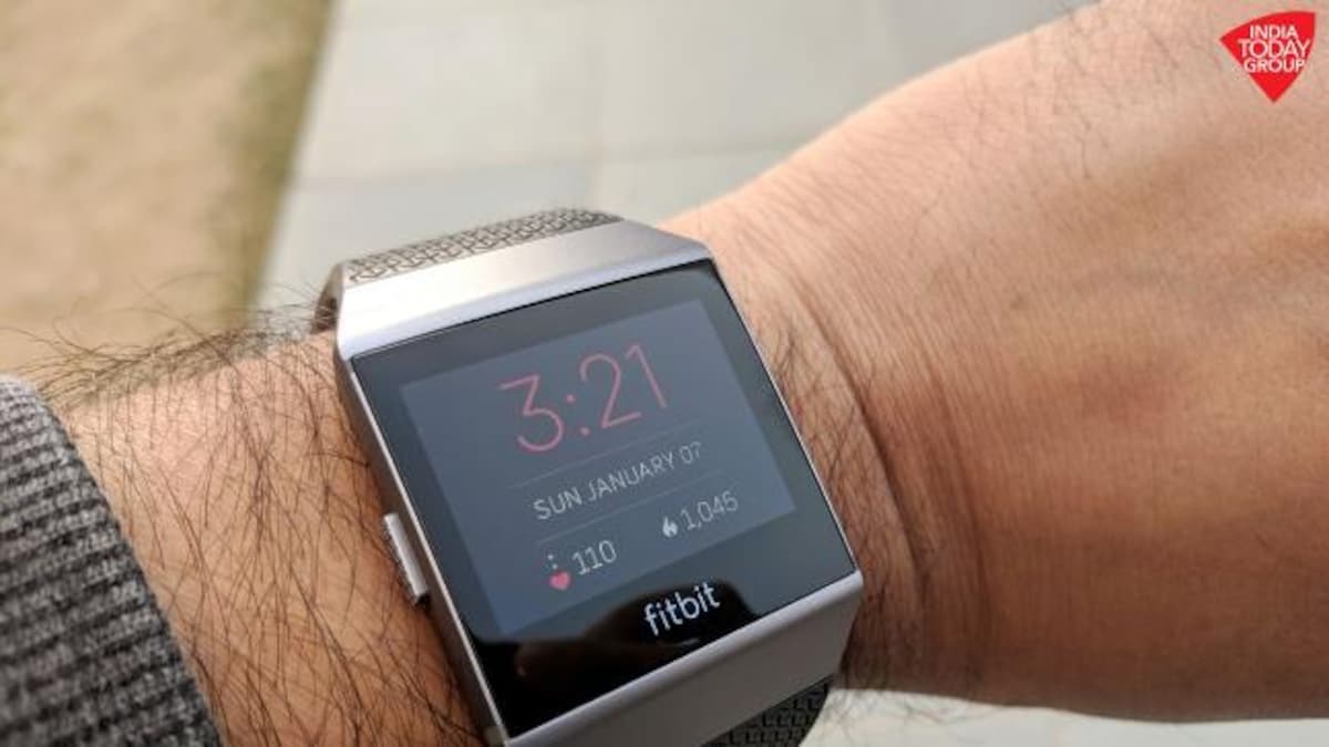 Smartwatch discount ionic fitbit