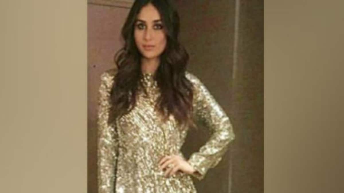 kareena kapoor golden dress Kareena Kapoor Gold Crushed Tissue Anarkali Gown With Mirror Jaal