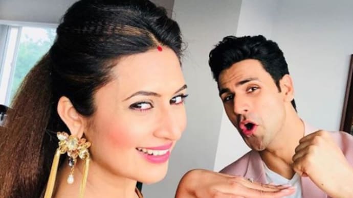 Divyanka 2025 tripathi earrings