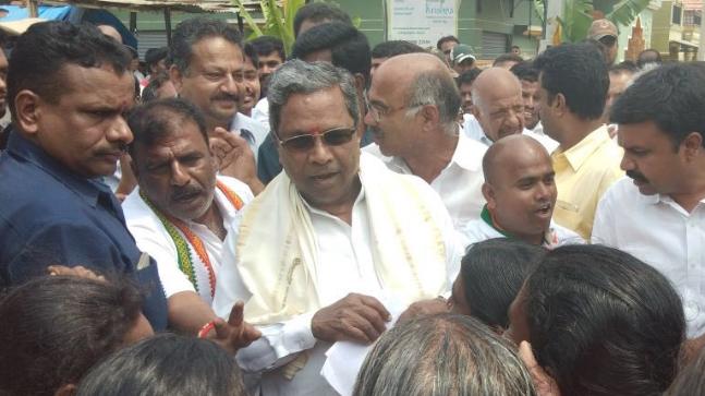 Lingayat pontiffs say community should back Siddaramaiah in Karnataka elections