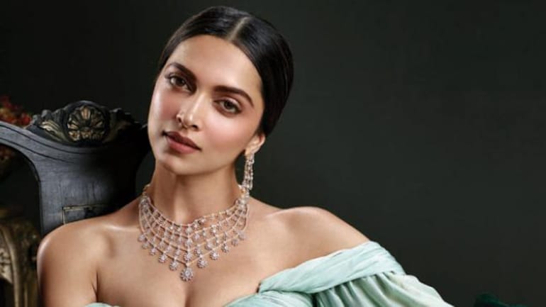Deepika Padukone visits Beaumonde Towers after fire. Here's what she