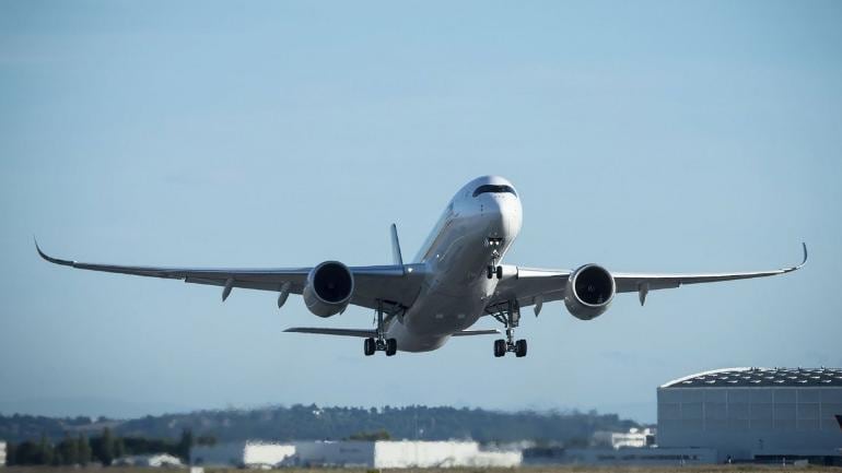 Do You Know Pilots Have A Secret Bedroom To Sleep In On Long Flights Lifestyle News