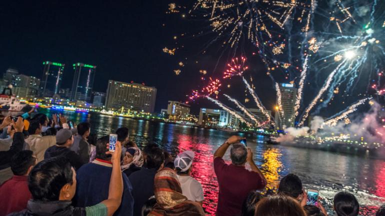 Viral Video Dubai Celebrates Its First Diwali With Indian National Anthem Trending News News