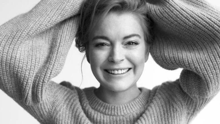 Lindsay Lohan Ditches Clothes For Her Instagram Photo Gets Criticised By Followers See Pic Movies News