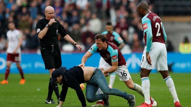 West Ham United Fined 100 000 Pounds For Crowd Trouble Last Season Sports News