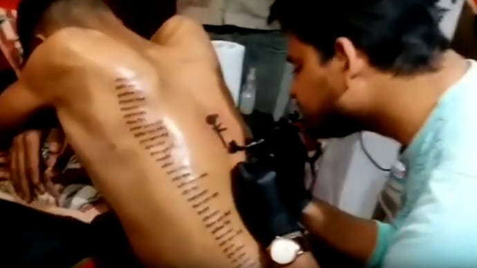 Bikaner man pays unique tribute to Pulwama martyrs, tattoos names of 71 soldiers - India Today