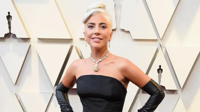 Audrey hepburn necklace lady 2025 gaga