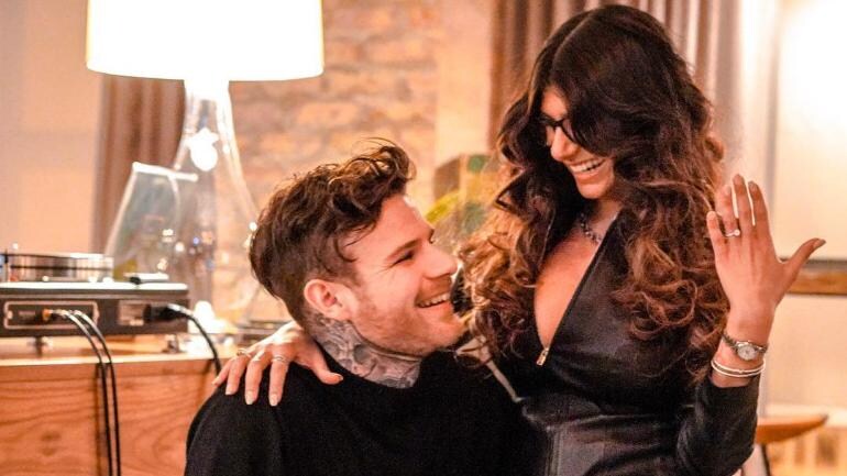 Porn Star Mia Khalifa Engaged To Boyfriend Robert Sandberg See Pics Lifestyle News