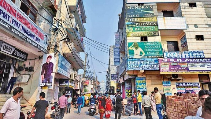 There are many unauthorised colonies such as Sonia Vihar, Shriram Colony and Burdi where migrants live.