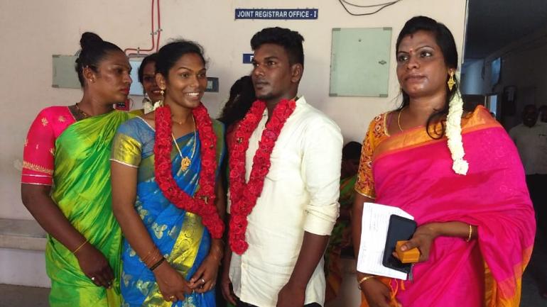 In a first in Tamil Nadu, man-transwoman couple get married legally - India  Today