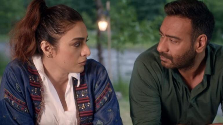 De De Pyaar De Movie Review Tabu Is The Hero Of This Bland Ajay Devgn Film Movies News