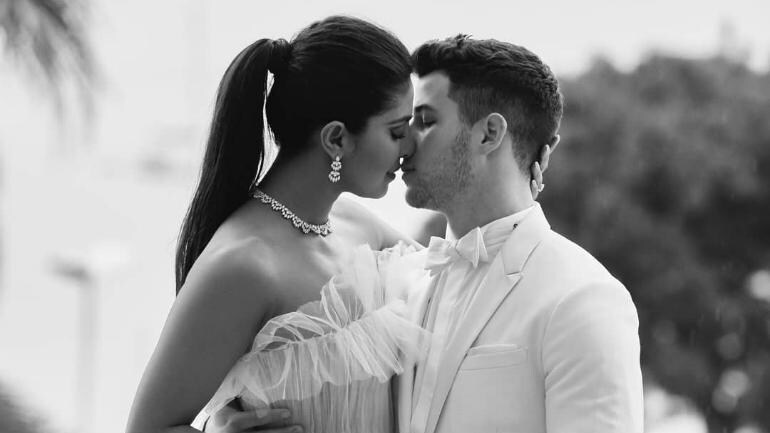 Priyanka Chopra Reveals The Exact Moment She Fell In Love With Nick Jonas Movies News Priyanka Chopra Reveals The Exact Moment She Fell In Love With Nick Jonas Movies News