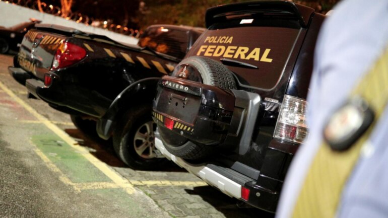 Armed men steal $40 million of gold, metals from Brazil airport Armed men steal $40 million of gold, metals from Brazil airport