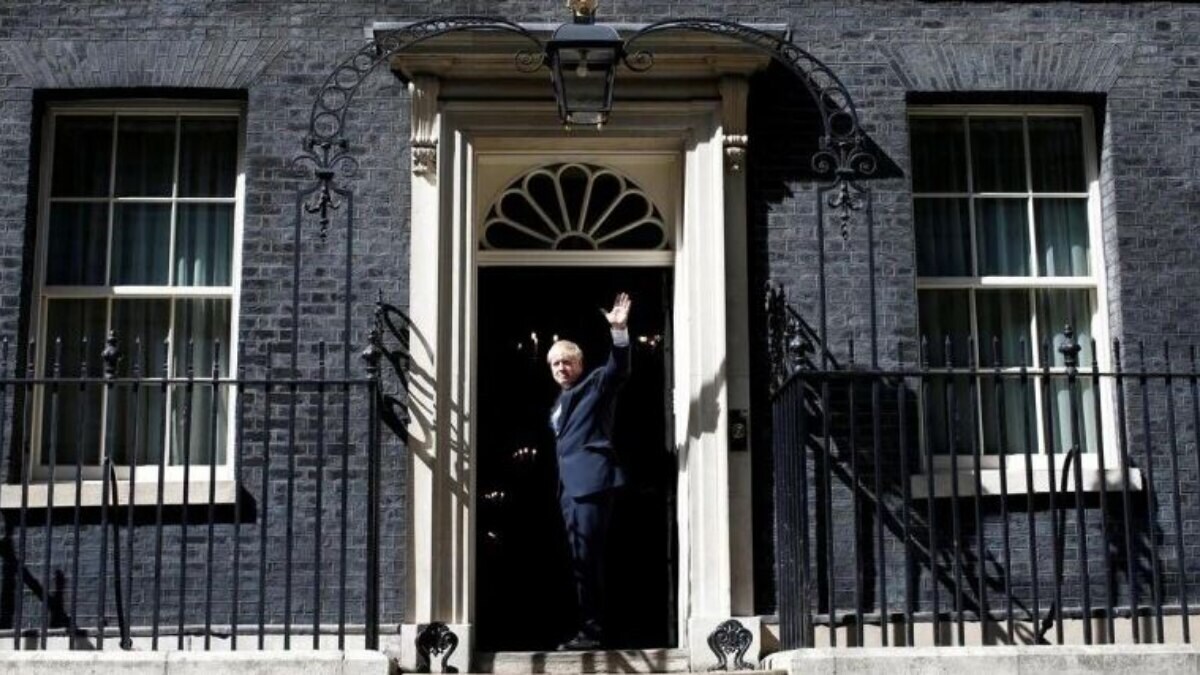 Uk Gets First Girlfriend As Boris Johnson Moves Into Downing Street With Live In Partner World News Uk Gets First Girlfriend As Boris Johnson Moves Into Downing Street With Live In Partner World News