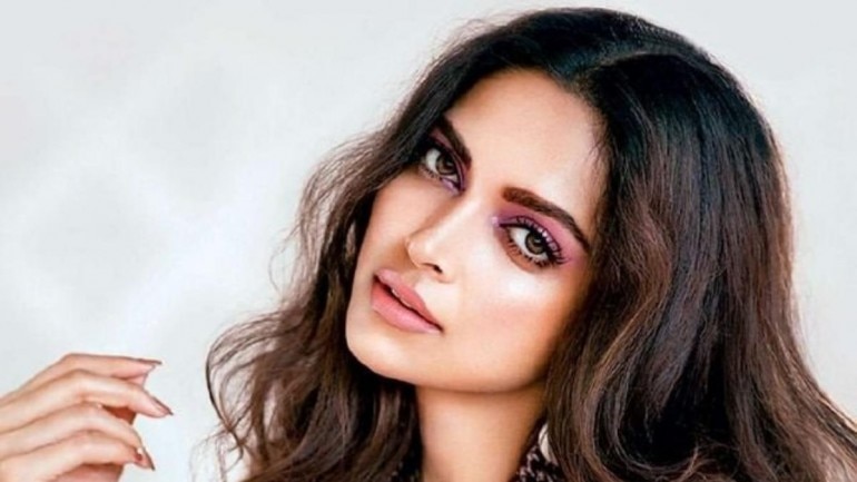Deepika Padukone ile ilgili görsel sonucu