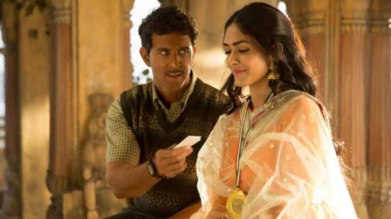 Mrunal Thakur praises Super 30 co-star Hrithik Roshan: You have inspired me so much. You are my superhero - Movies News