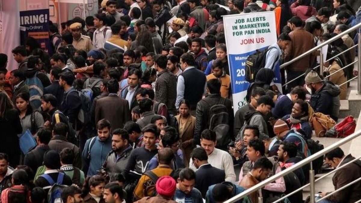 J&K among top 5 states with high monthly average unemployment rate - Mail Today News