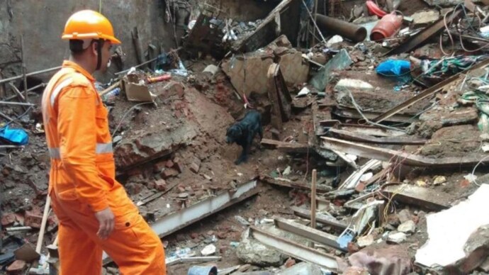 14 rescued after Mumbai building collapse