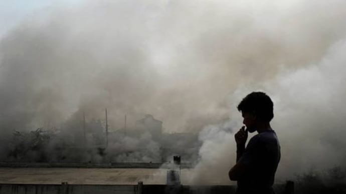 Delhi air quality takes a hit, thick smog covers sky