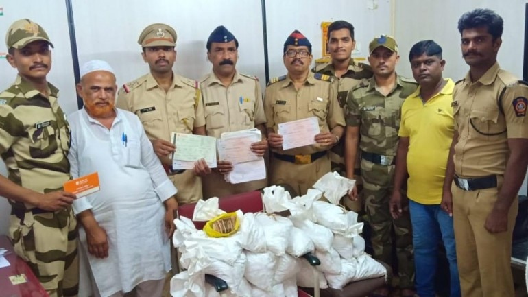 Image result for Mumbai beggar dies a millionaire; cops find FD, coins worth Rs 10 lakh from his shanty