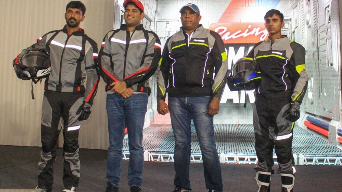 Tvs apache online riding jacket