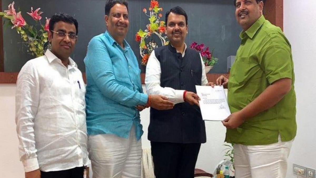 Maharashtra: Two more independent MLAs extend support to BJP