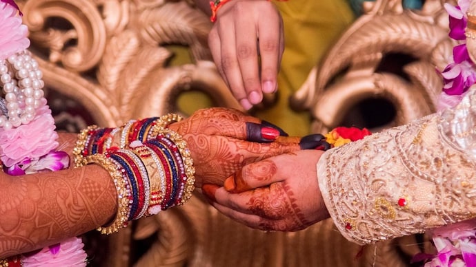 Mulank 8: आखिर क्यों मूलांक 8 वाली लड़कियों की शादी देरी से होती है, ये है कारण Mulank 8