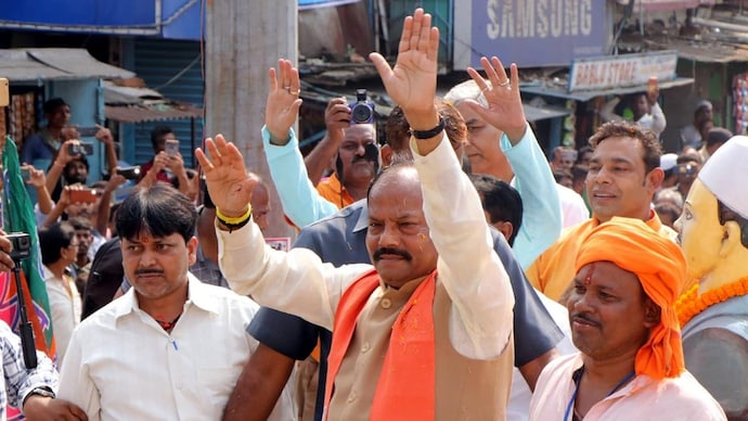 Jharkhand CM Raghubar Das uses abusive language against Congress at Dhanbad rally