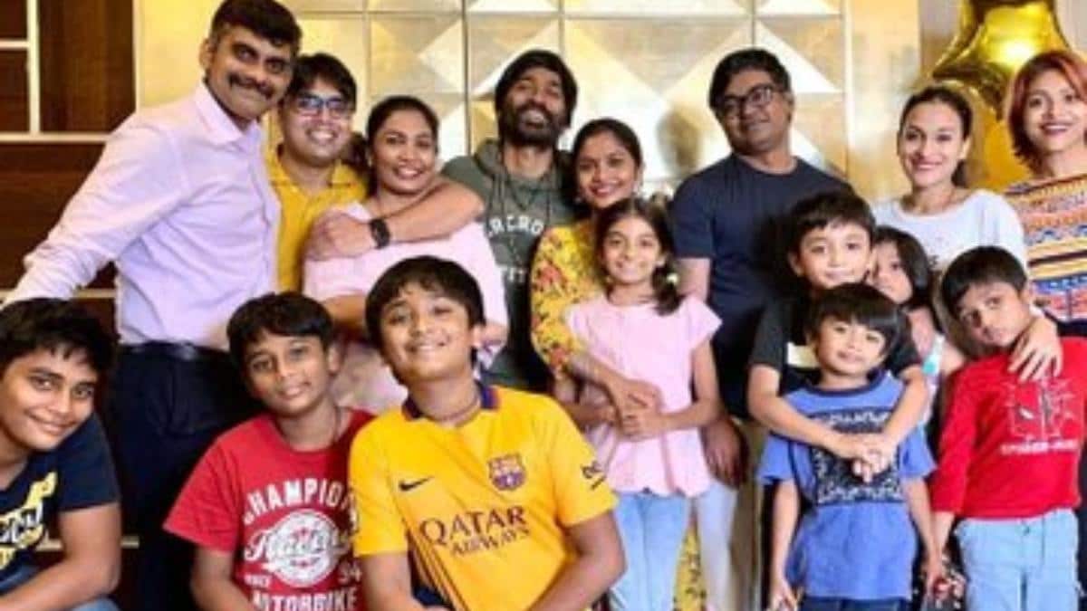 Dhanush, Selvaraghavan and siblings have a get together in Chennai ...
