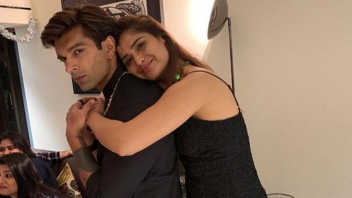 Bigg Boss 13 contestant Arti Singh reveals that Karan Singh Grover