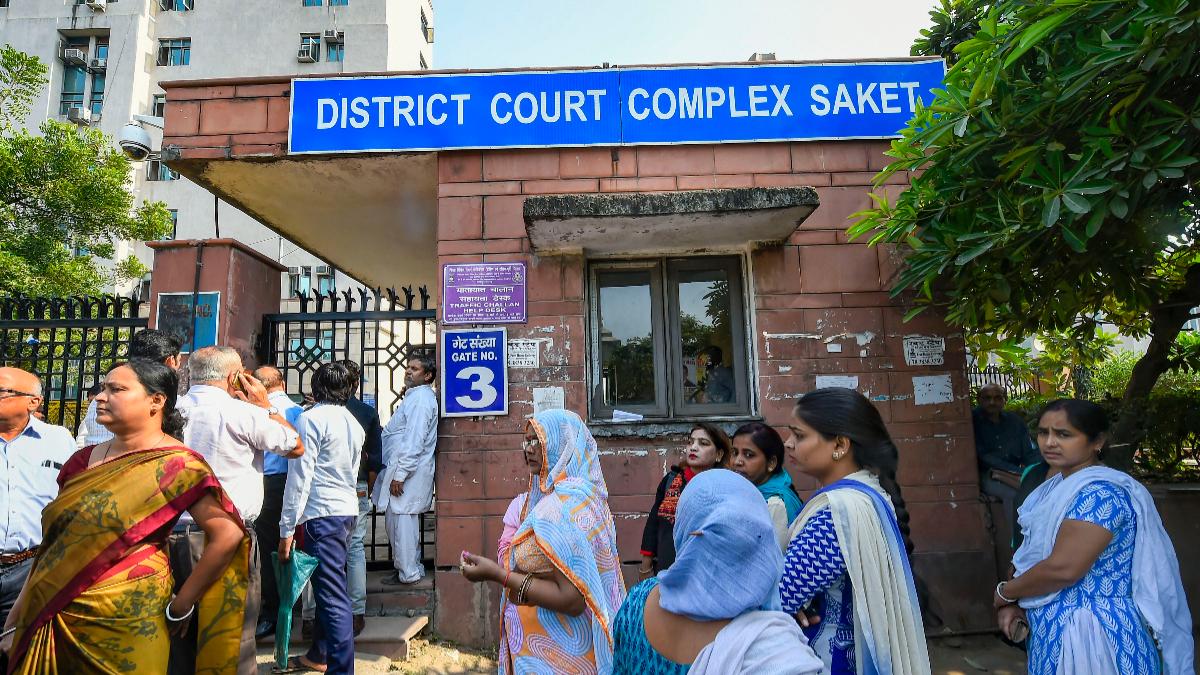 Delhi Police vs lawyers Lawyers continue to abstain from work