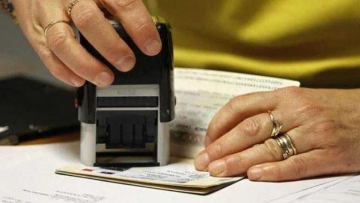 More than 2 lakh Indians waiting for familysponsored Green Card
