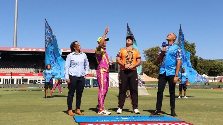 Viljoen not playing, he’s lying in bed with my sister: du Plessis' hilarious reply at coin toss du Plessis flips the coin ahead of the game